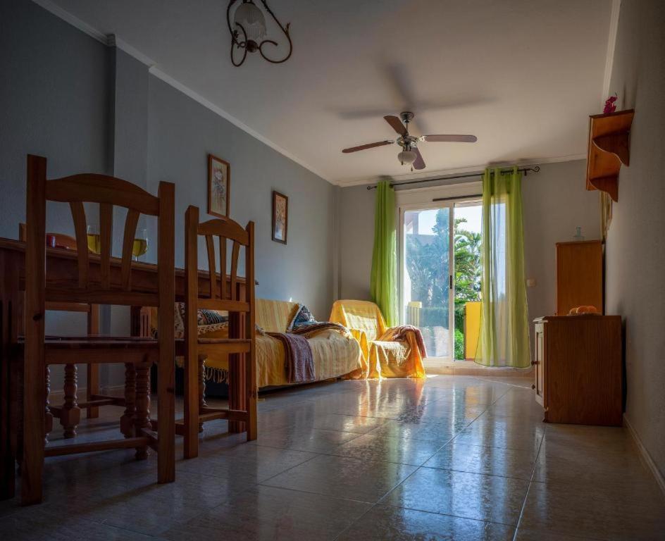 Casa Amy - Zona Naturista Playas de Vera エクステリア 写真